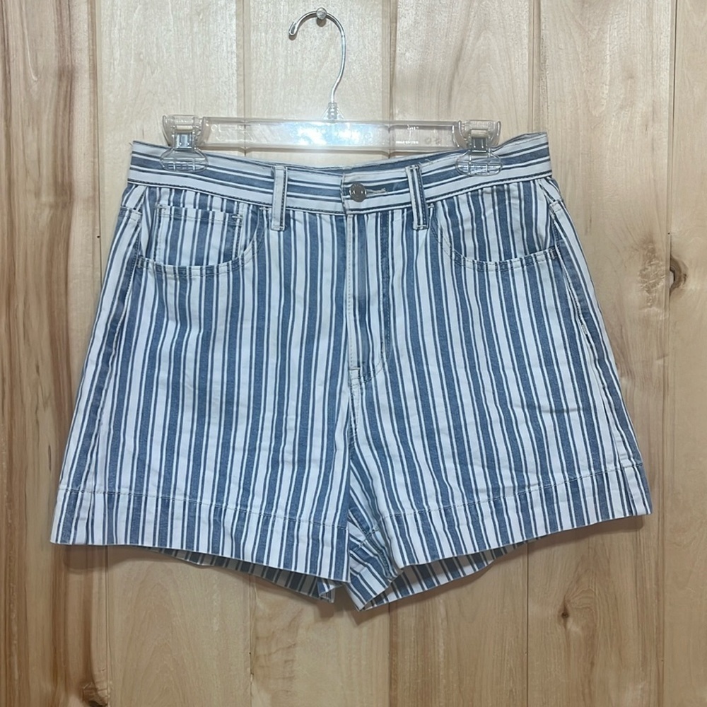 American‎ Eagle Striped Mom Shorts Size 6